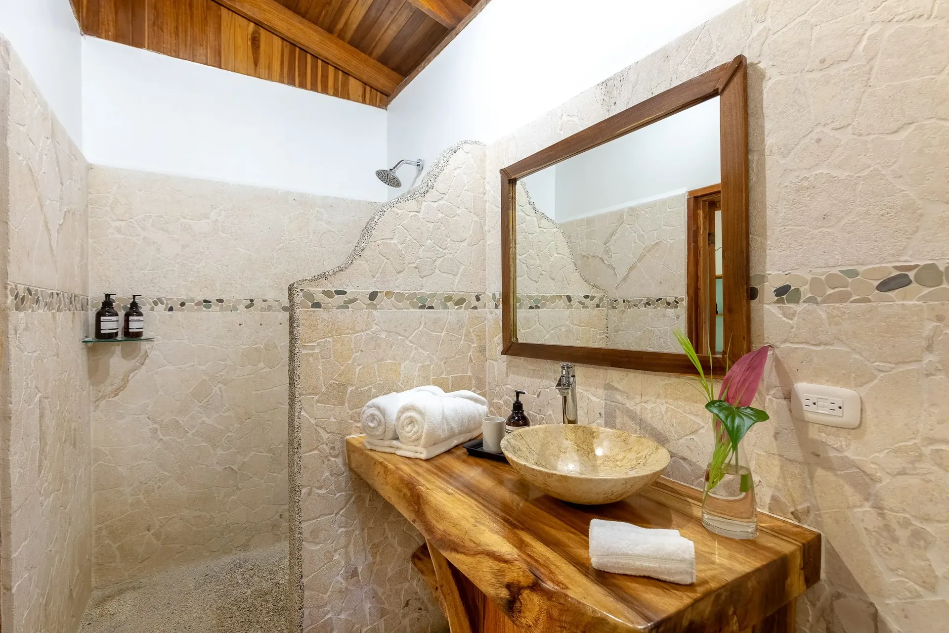 Deluxe King Bungalow 2 interior detail at Makanas Beach Bungalows