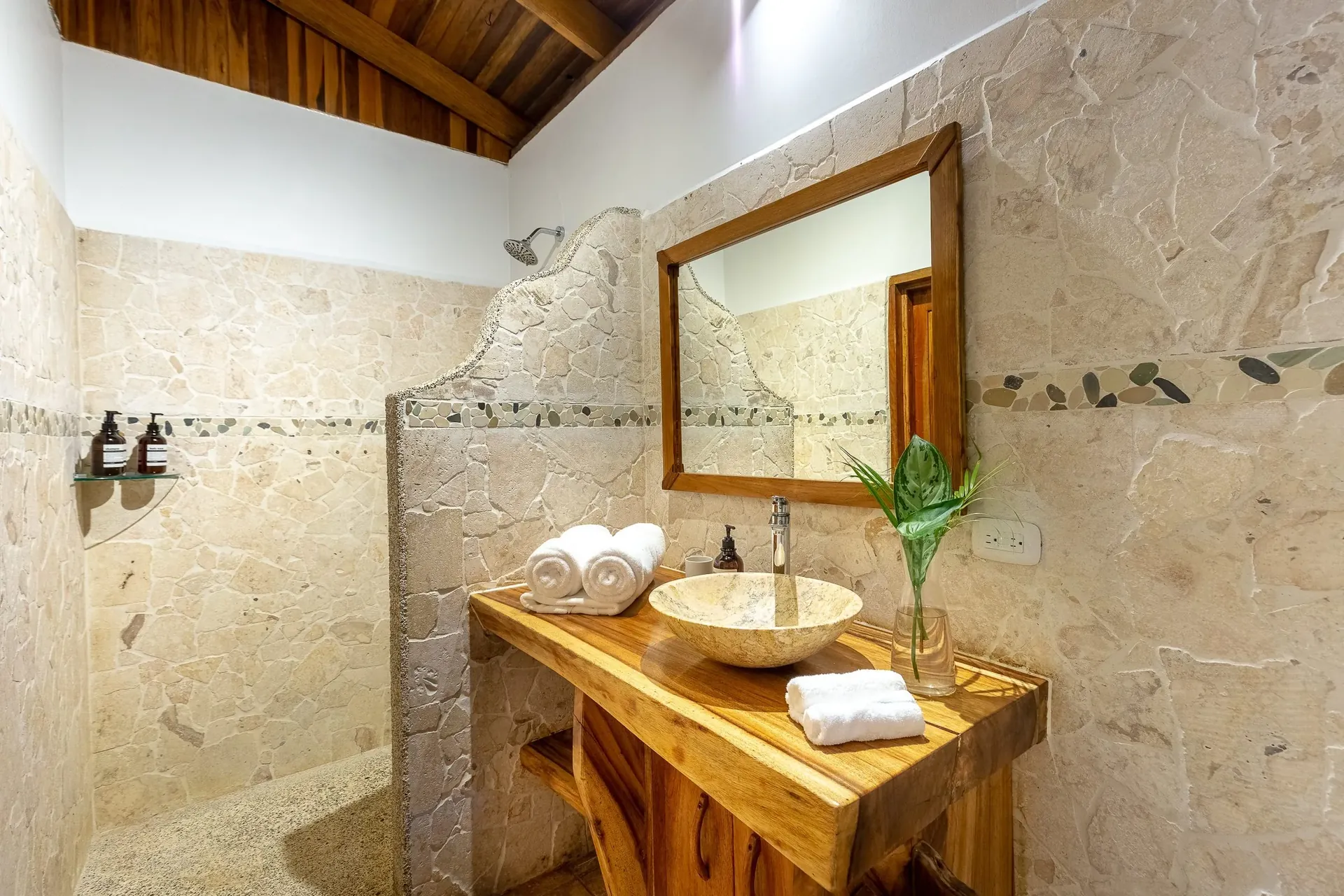 Deluxe King Bungalow 3 interior at Makanas Beach Bungalows