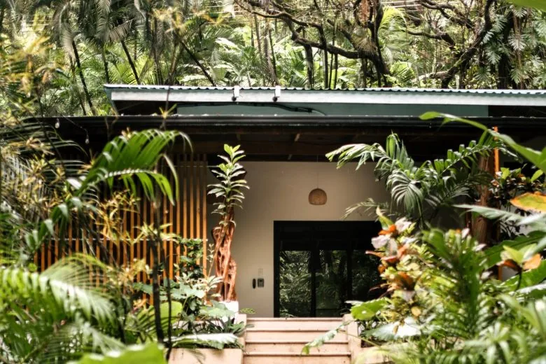 Tropical retreat at Makanas Beach Bungalows