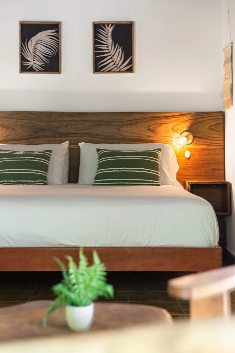 Bedroom decor in Standard King Bungalow 1 at Makanas Beach Bungalows