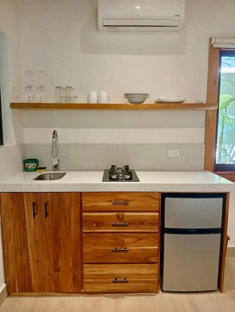 Kitchenette in Standard King Bungalow 1 at Makanas Beach Bungalows